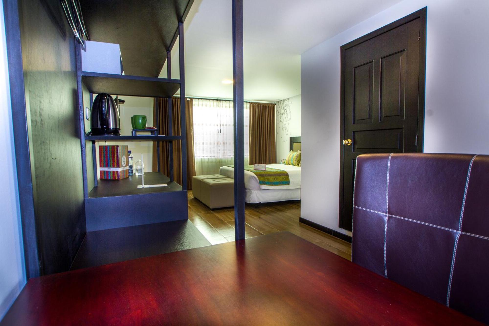 Hotel Embassy